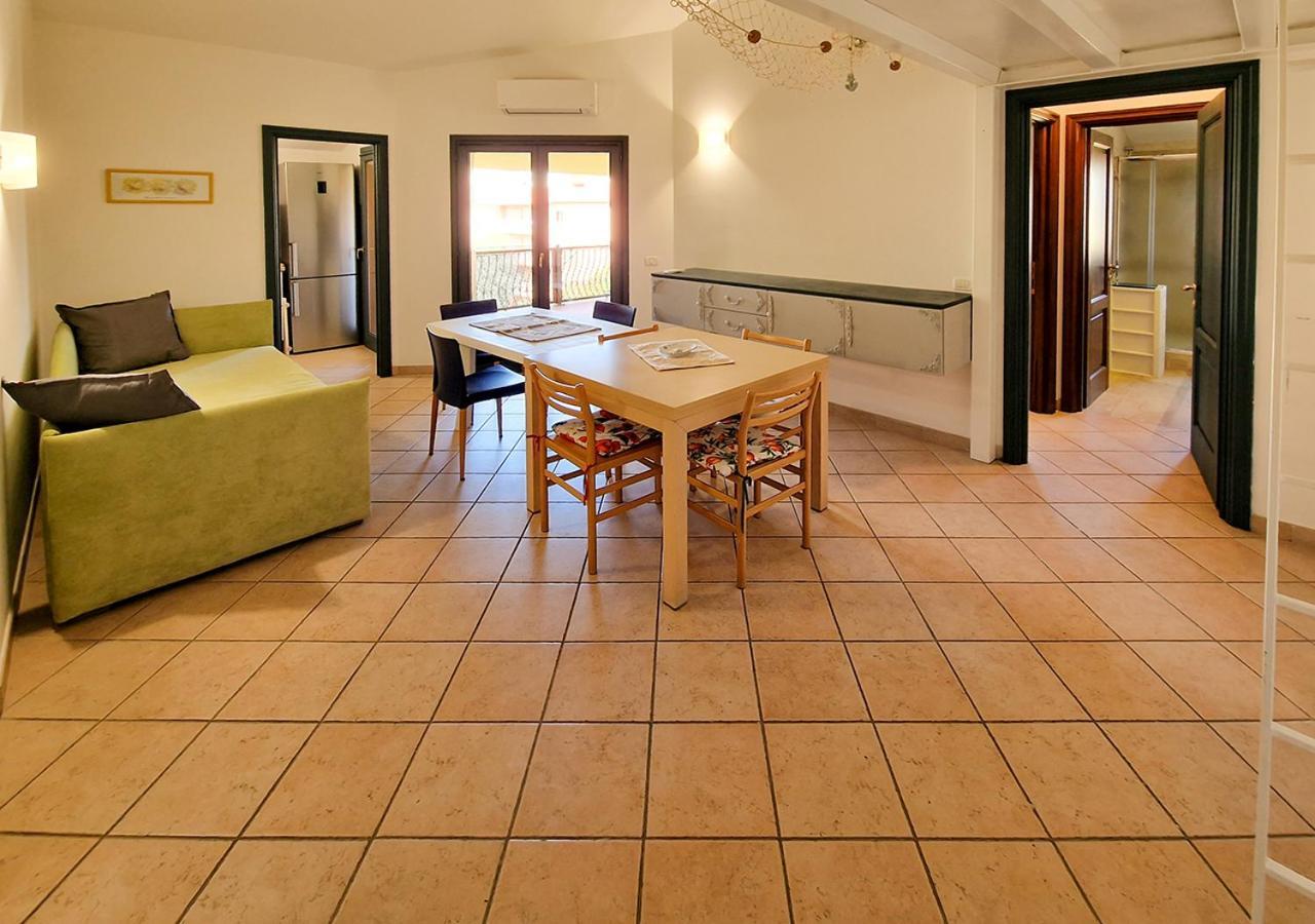 Murphy Holiday Home - Residenza Aldo Moro 02 Ла-Маддалена Экстерьер фото