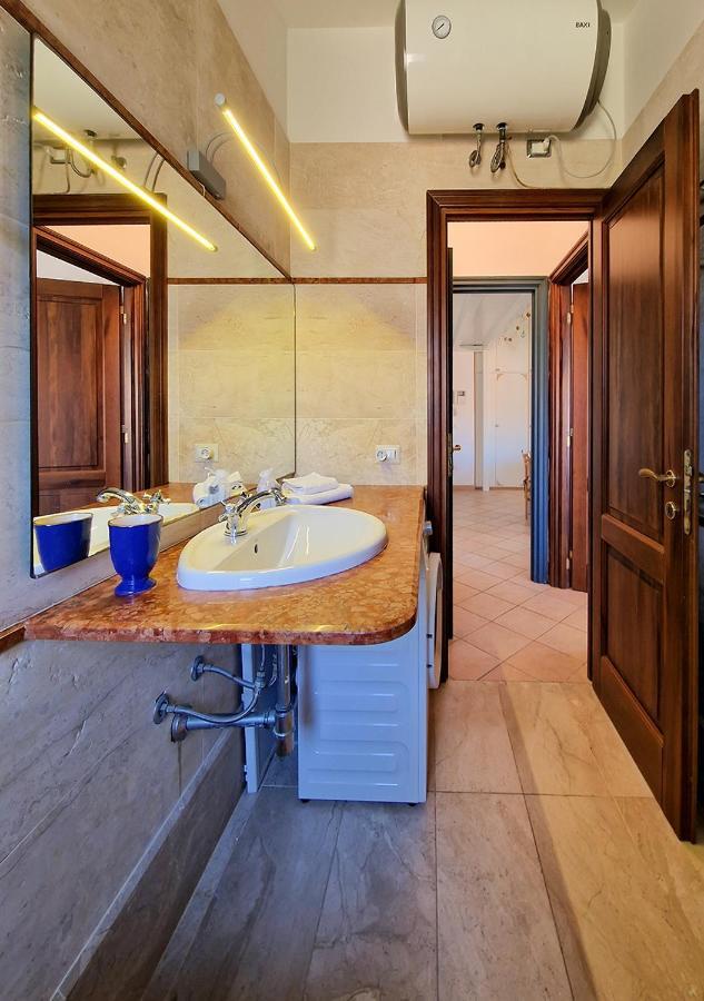 Murphy Holiday Home - Residenza Aldo Moro 02 Ла-Маддалена Экстерьер фото
